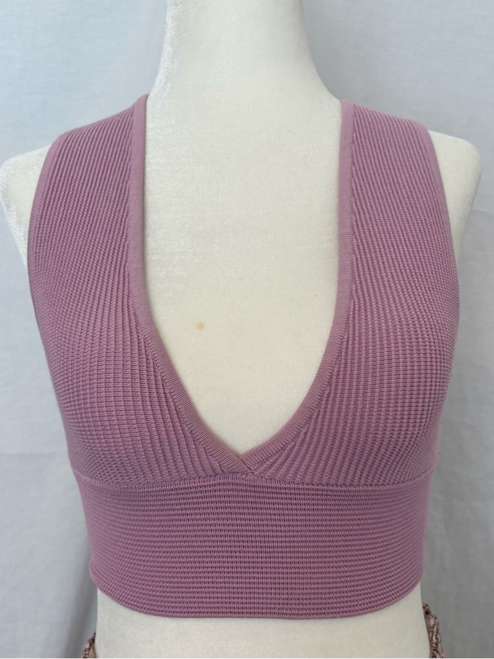 Babaton Ribbed Knit Crop Top XS Pink Mauve V Neck Sleeveless Minimalist Capsule